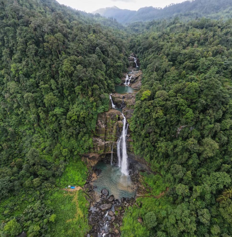 Aberdeen Waterfall in Sri Lanka