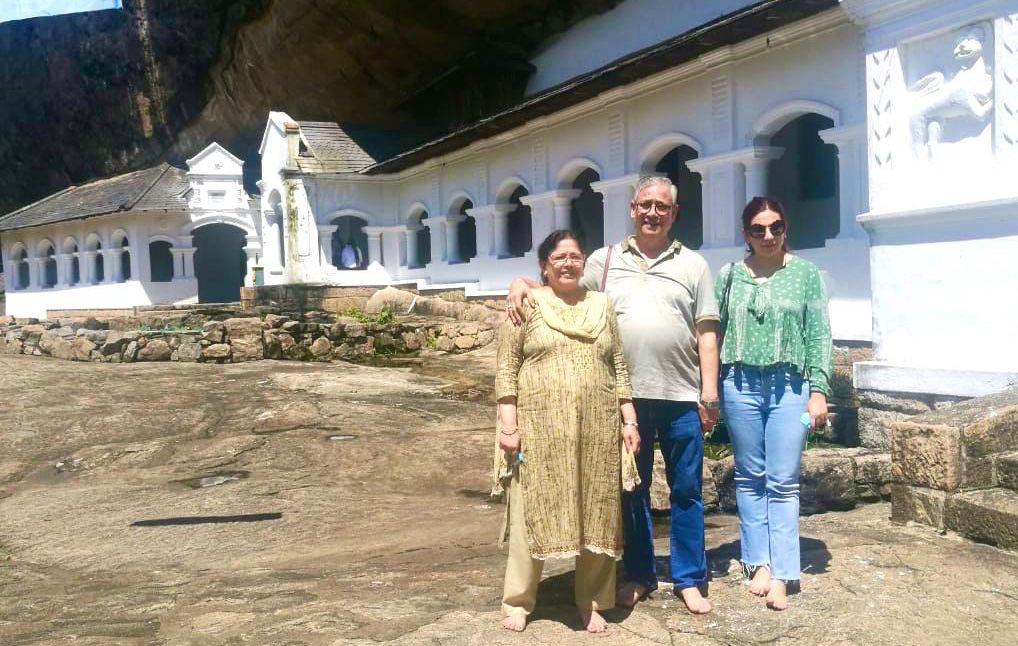 Dambulla Cave Temple Infront