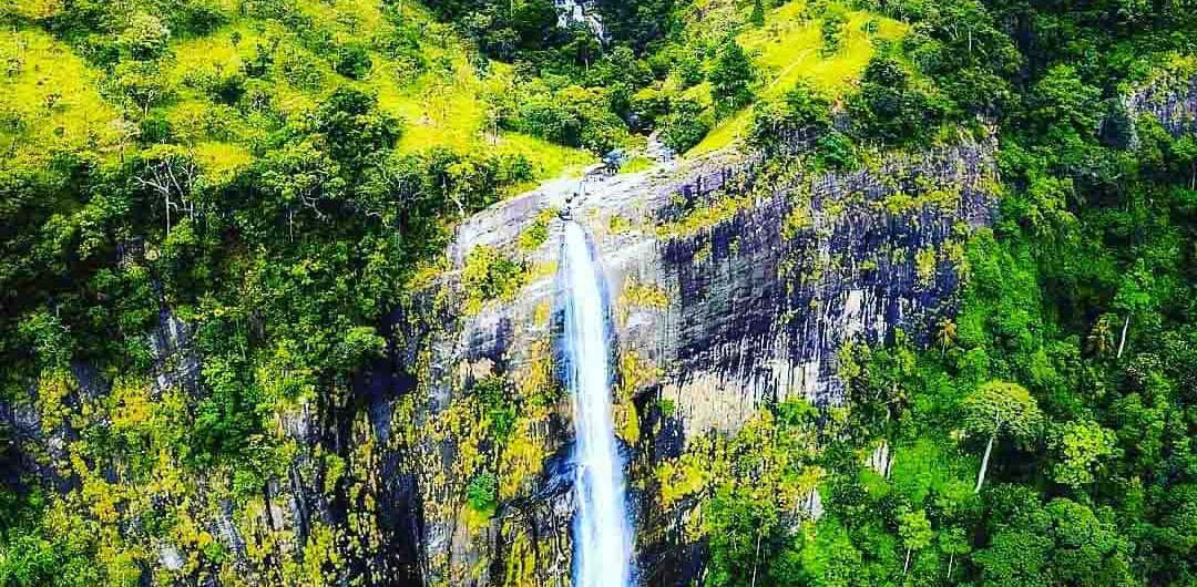 Diyaluma Falls Waterfall