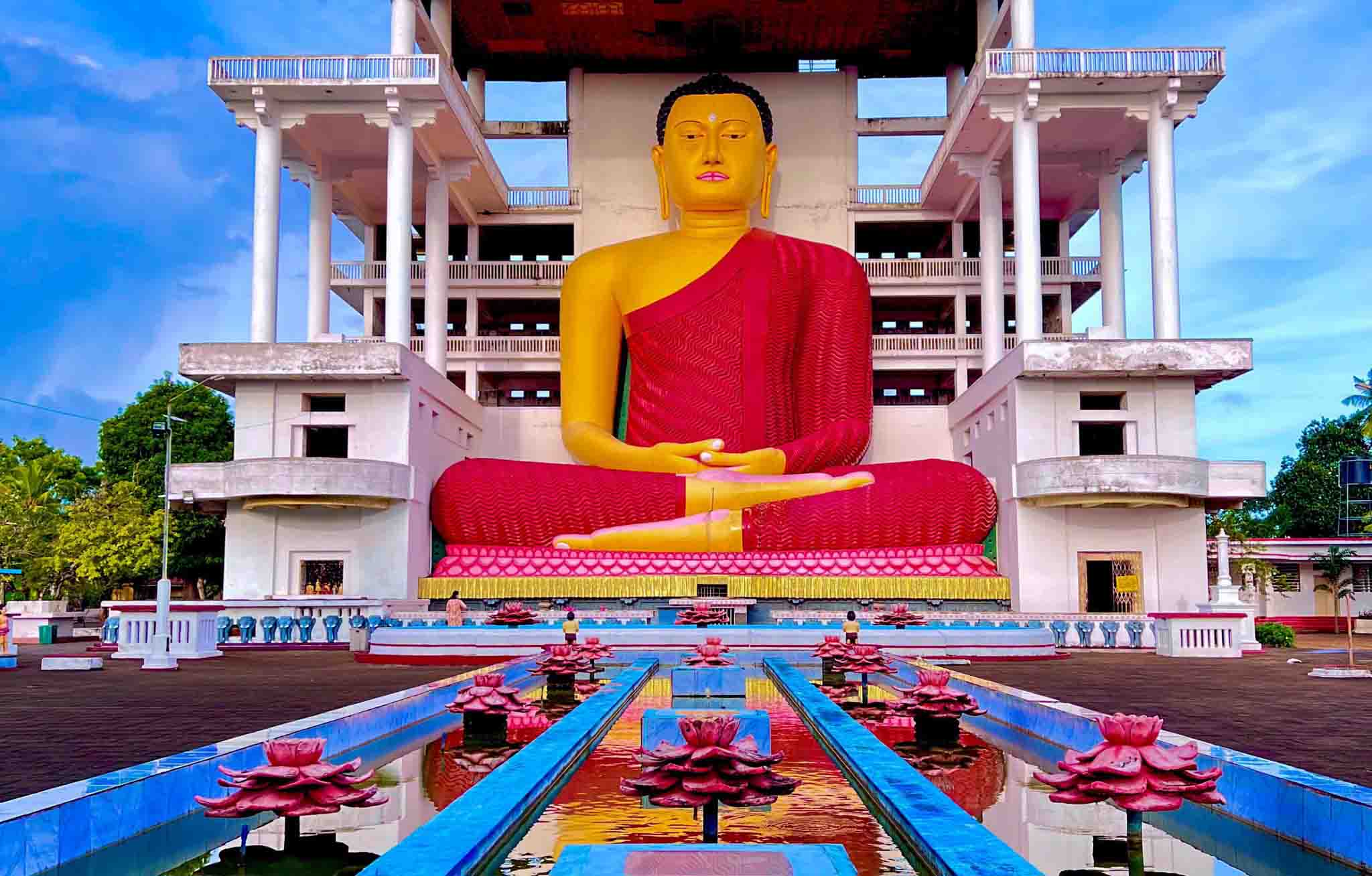 Weherahena Temple in Matara