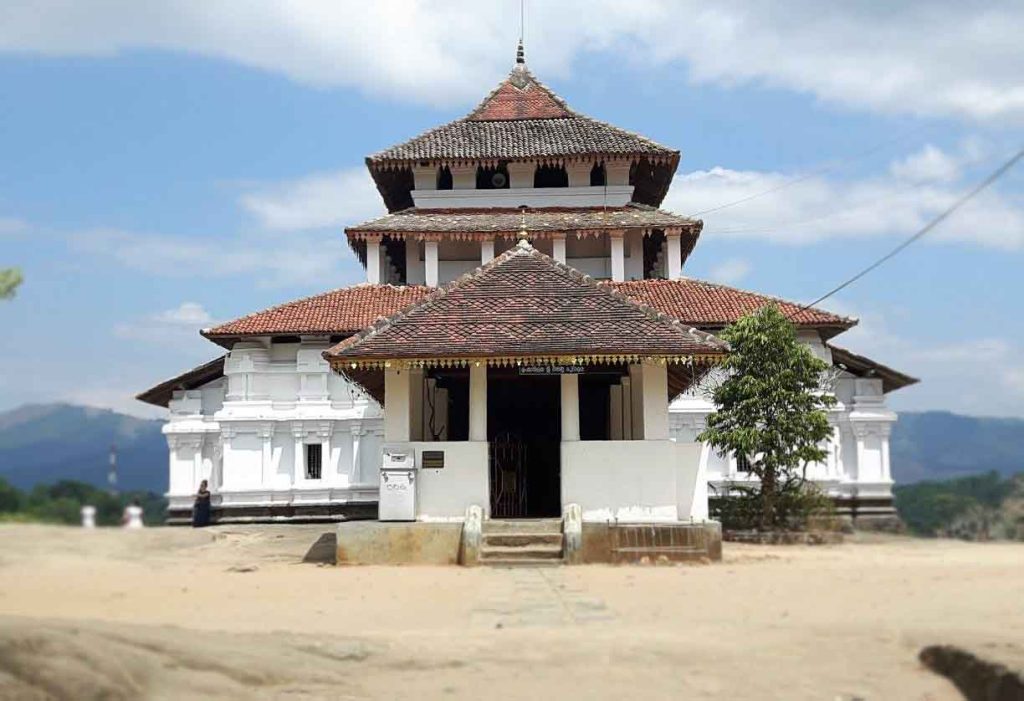 Lankathilaka Vihara in Kandy