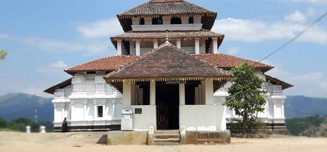 Lankathilaka Vihara in Kandy