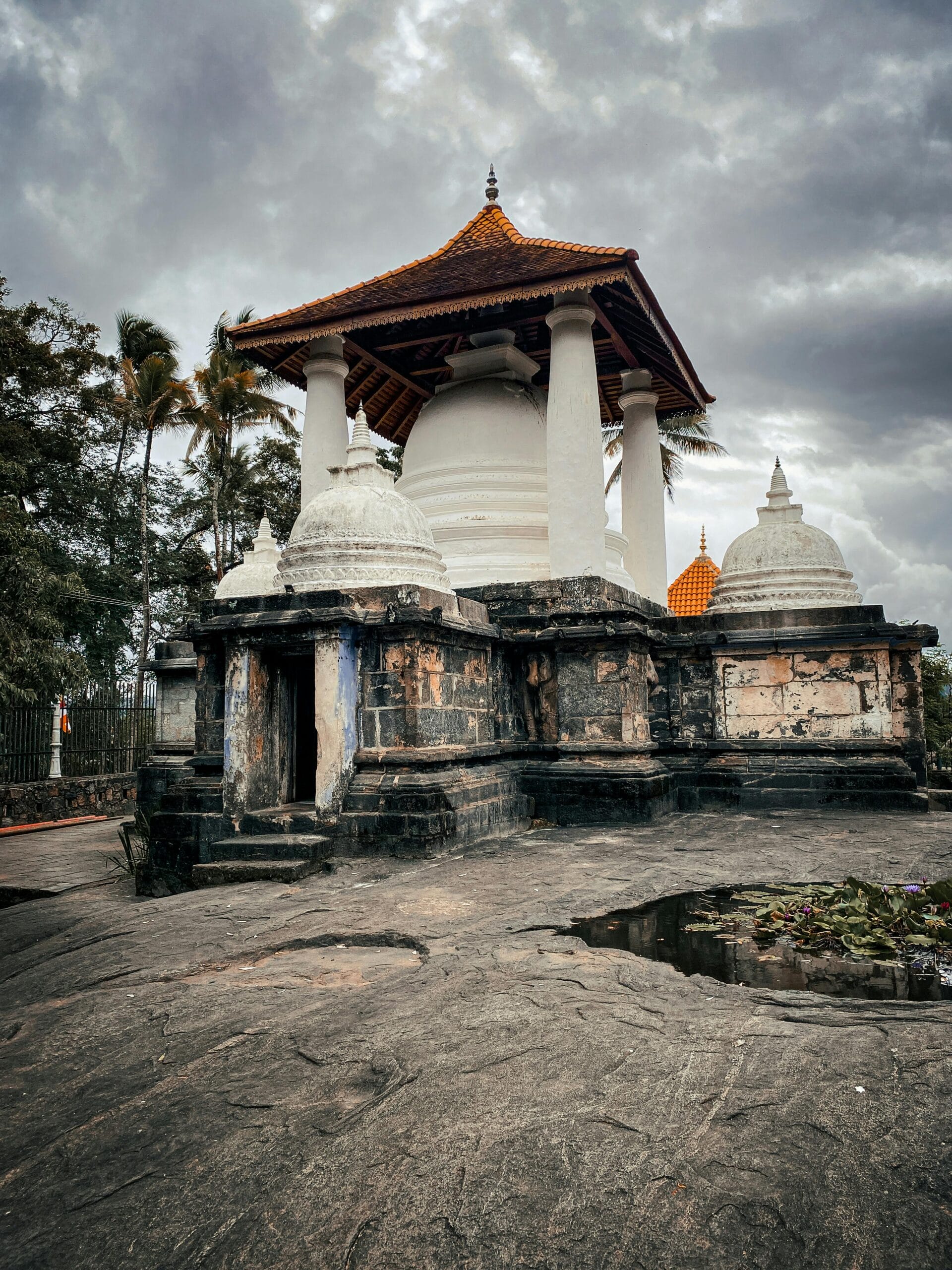 Gadaladeniya Temple
