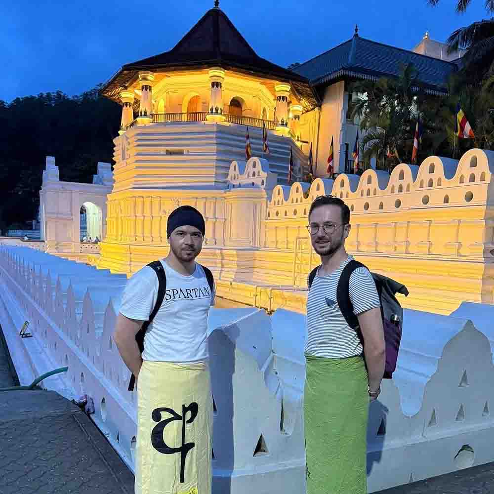 Mahaweli Guests Visit Temple of the Tooth Relic during their Kandy Tour