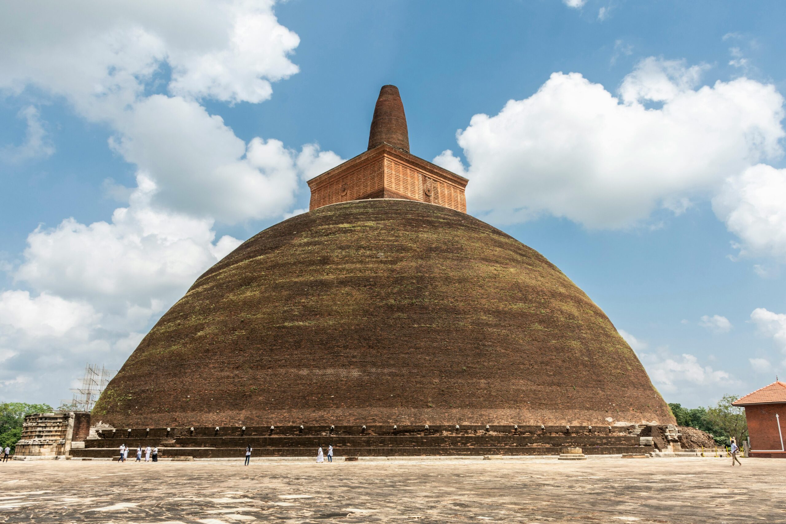 Abhayagiriya Temple: A Majestic Monastic Complex in Anuradhapura