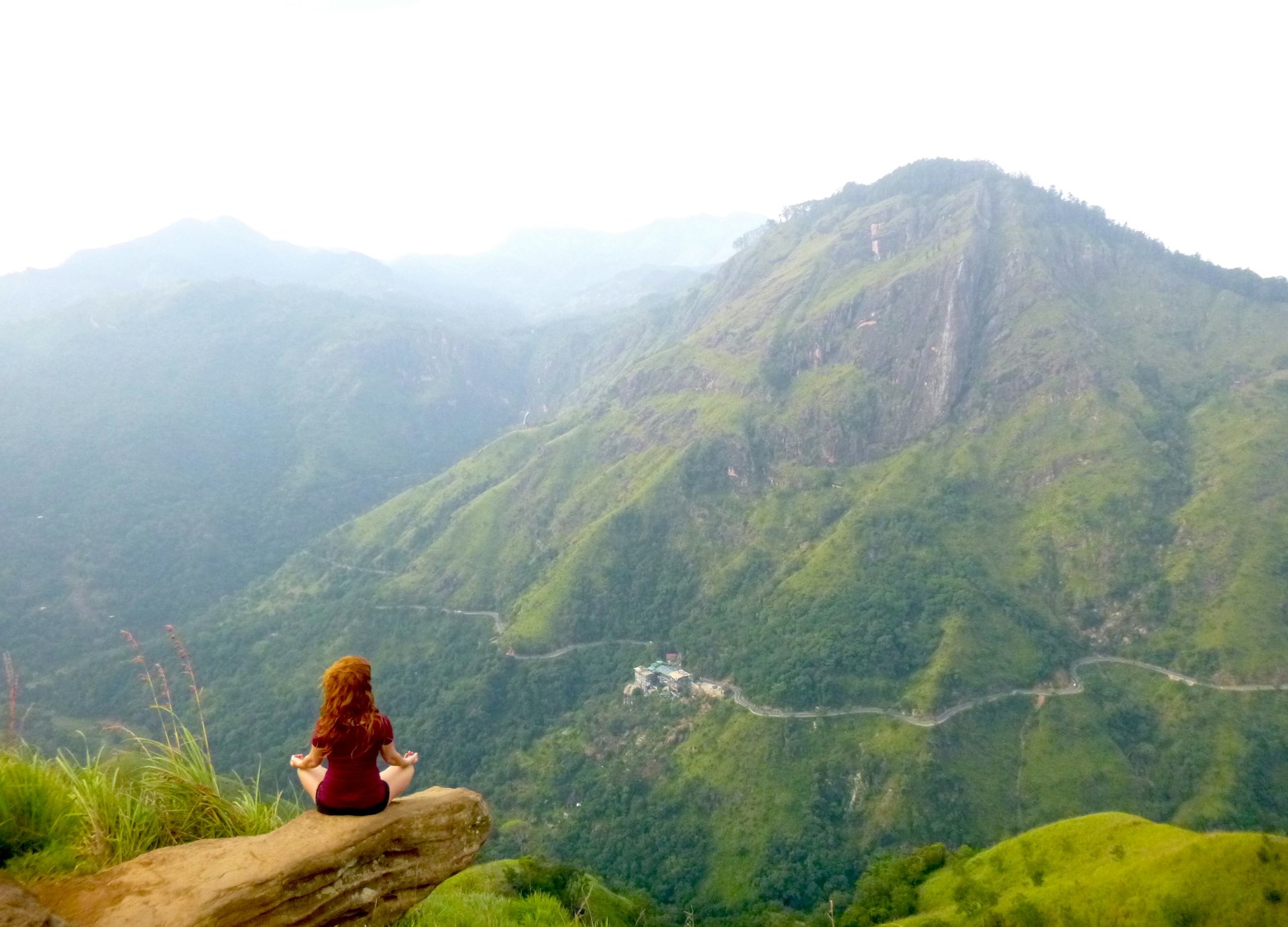 Discovering Ella Rock: A Spectacular Hiking Adventure in Sri Lanka.